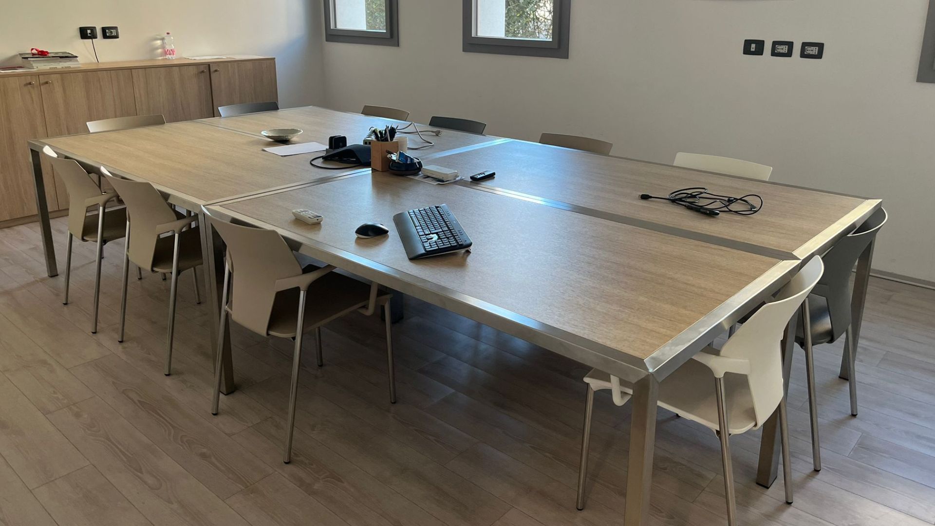 Tavolo sala riunioni grande